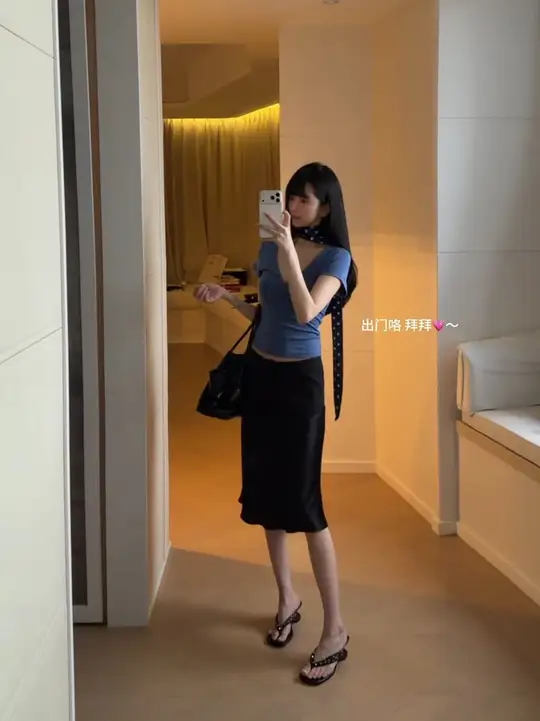 真素颜 不费力的复古氛围感穿搭 好喜欢简单又有点小设计感的单品