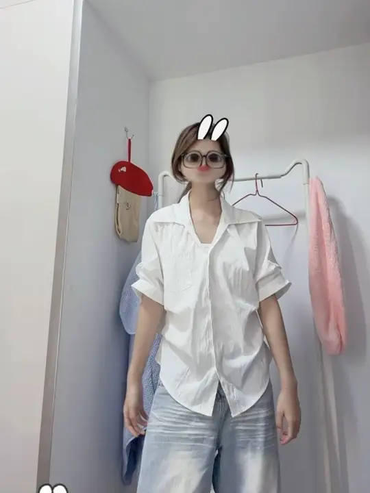 极简穿搭白衬衫 松弛感日常穿搭